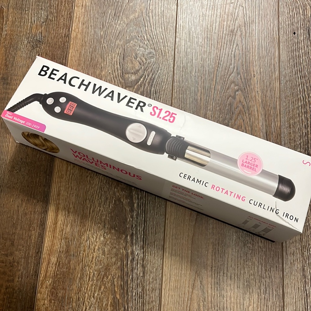 Beachwaver S1.25 ceramic rotating curling iron dual voltage 100-240V new in box